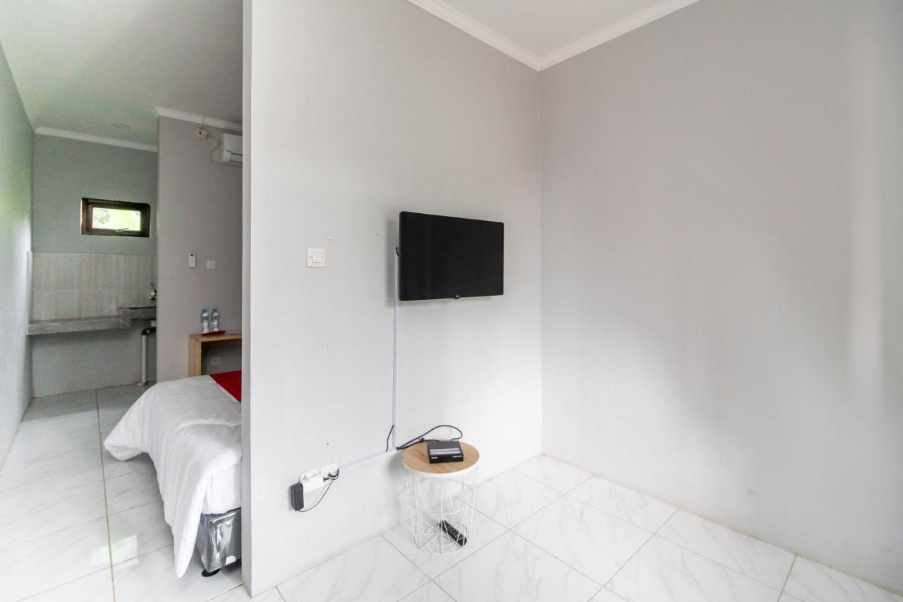 Reddoorz Plus Near Jungeland Sentul Bogor Exterior foto