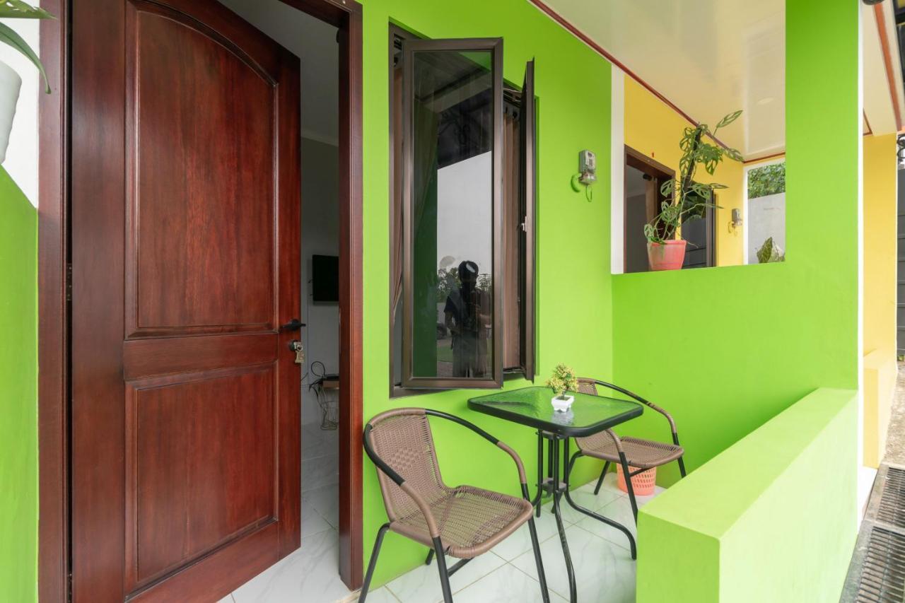 Reddoorz Plus Near Jungeland Sentul Bogor Exterior foto